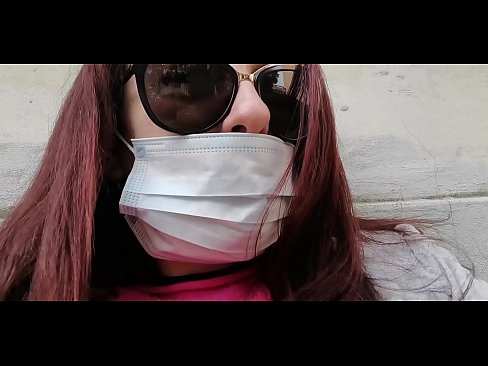 ❤️ Nicoletta se vinga de seu vizinho e faz xixi em sua garagem (Especial Covid19 Quarentena Italiana) ️ Porno fodido em nós ❤